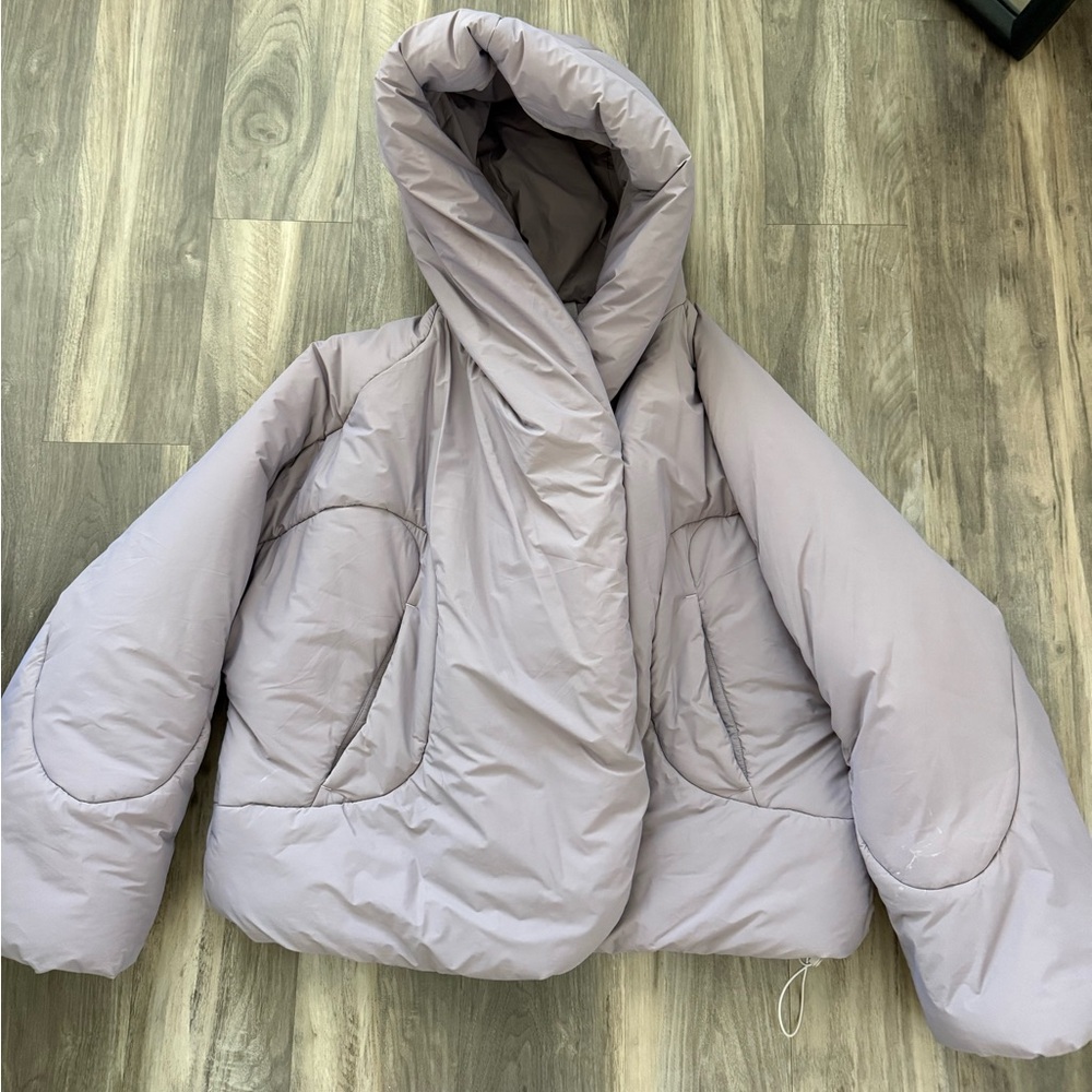 Lululemon Hooded Insualted Wrap 10